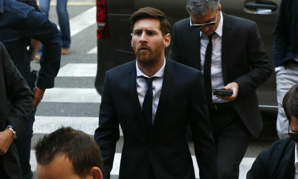 Barca-stjerna hånet på vei til retten: - Dra til helvete