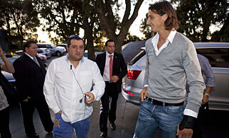BARCELONA 20090726 - Fotbollsspelaren Zatan Ibrahimovic anländer till Barcelona för att skriva kontrakt tillsammans med sin agent Mino Raiola
Foto: Suvad Mrkonjic / XP / SCANPIX / Kod: 7116
** OUT AFTONBLADET **