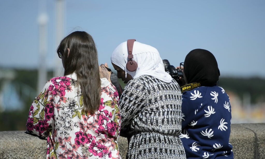 Nektet kvinne med hijab å komme inn i frisørsalongen sin. Nå har dommeren i saken fått trusler