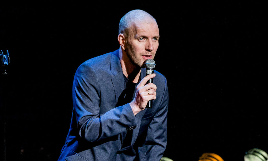 - Jon er den vanskeligste å ta over etter. Vurderer også tupé