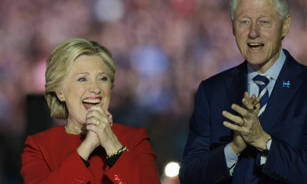 Hillary og Bill har avgitt sine stemmer: - Jeg føler meg ydmyk