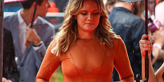 Tove Lo vekker oppsikt med «livmorkjole» bare få uker etter kontroversielt onani-stunt