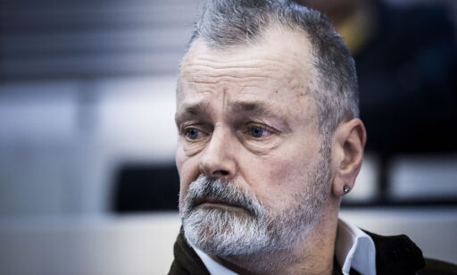 Klokka 19.45 satte han inn 4500 kroner på konto i en butikk. Et kvarter seinere satte han inn 4500 på konto et annet sted