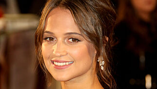 Lurer du på hvordan svenske Alicia Vikander ser ut i rollen som Lara Croft?
