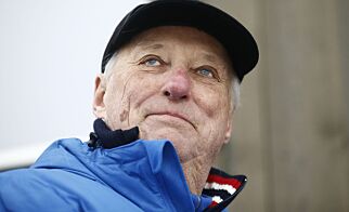 Kong Harald værfast på Gardermoen