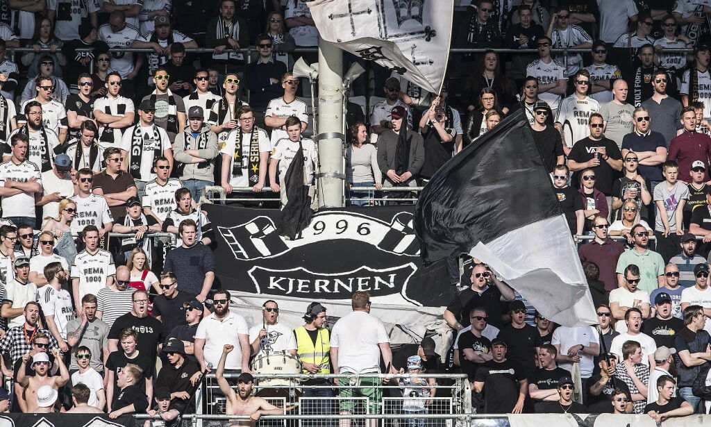 Fotball nytes best stående