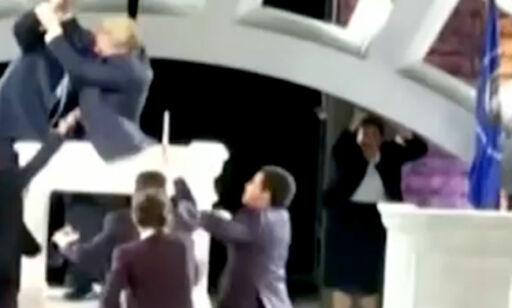 Mistet store sponsorer da de drepte Trump på scenen. Men kritikerne kan kanskje ikke sin teaterhistorie