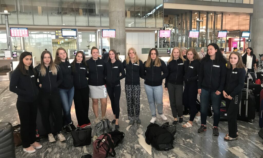 Håndballjentene skulle på turnering i Barcelona. De kom ikke lenger enn Gardermoen