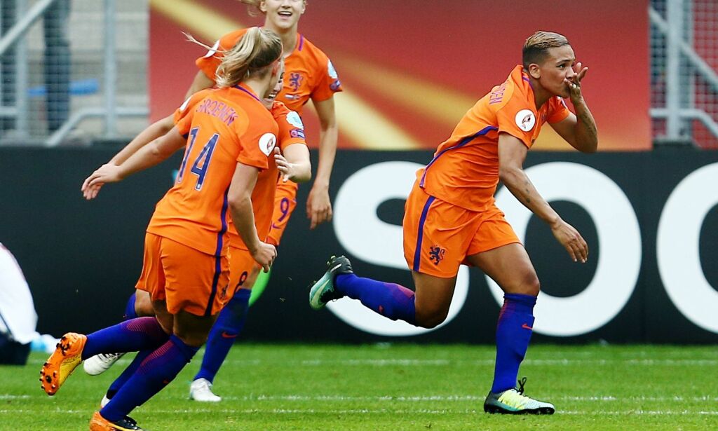 Norsk nedtur: Løp over halve banen i gledesrus