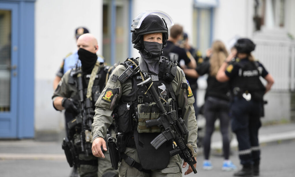 20170727.
Politiet er på stedet etter melding om en skyteepisode på Etterstad i Oslo.
Foto: Jon Olav Nesvold / NTB scanpix