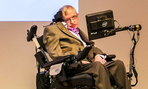Anklaget Hawking for å spre «ondsinnet» løgn. Nå stormer det rundt helseministeren