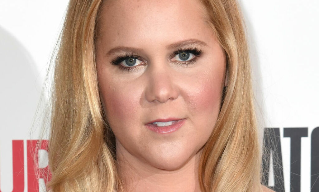 Komiker Amy Schumer ble beskyldt for å kreve mer penger for show på Netflix. Nå svarer hun på kritikken