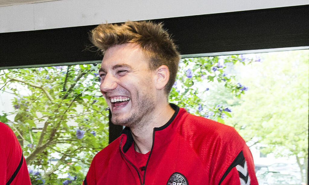 Dansk fotballegende ber om Bendtner fra start: - Har gjort alt han kan i Rosenborg