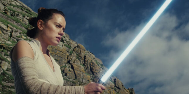 Slapp ny «Star Wars»-trailer i natt. Regissøren mener du bør ligge unna