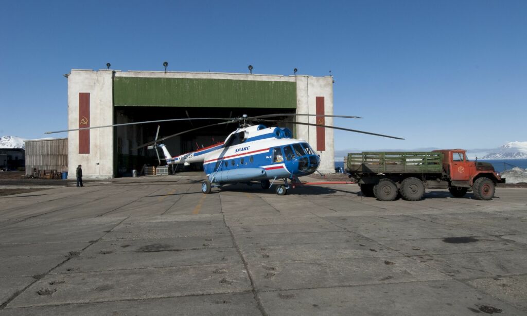 Russisk helikopter har gått ned i havet ved Barentsburg på Svalbard