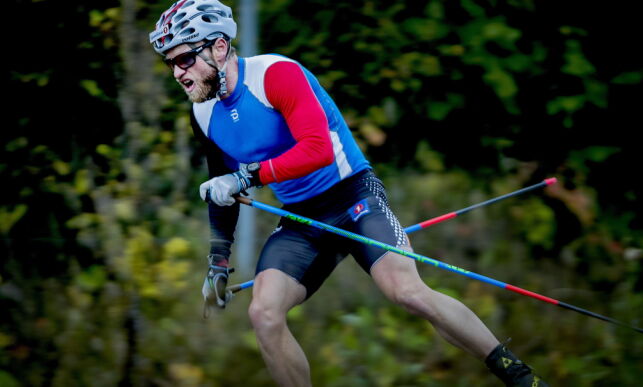 20170929 Holmenkollen: Martin Johnsrud Sundby under rulleskiøkta. Foto: Bjørn Langsem / Dagbladet