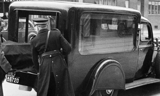 Hvorfor var det plassert en spaserstokk ved begge likene i «Danmarks største kriminalsak»?