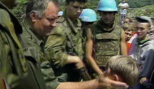 Rett etter denne gesten begikk «Slakteren fra Srebrenica» et av tidenes verste folkemord