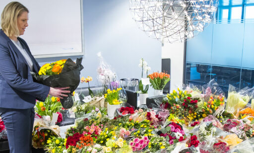 Listhaug overøst av blomster etter Facebook-aksjon