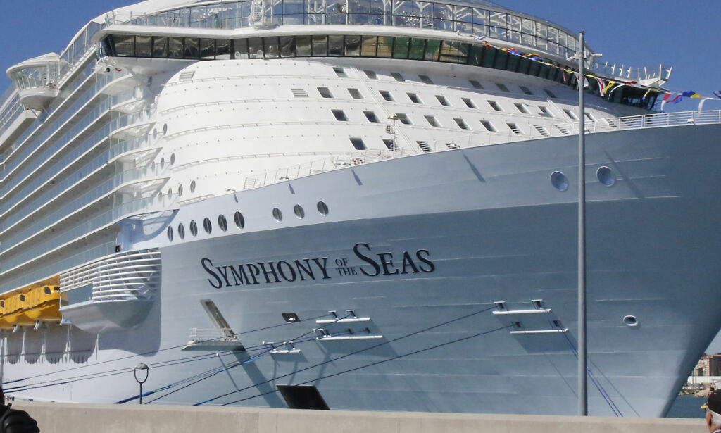 Verdens største cruiseskip har seilt for første gang - familiesuiten gikk for 680 000 kroner i juleferien