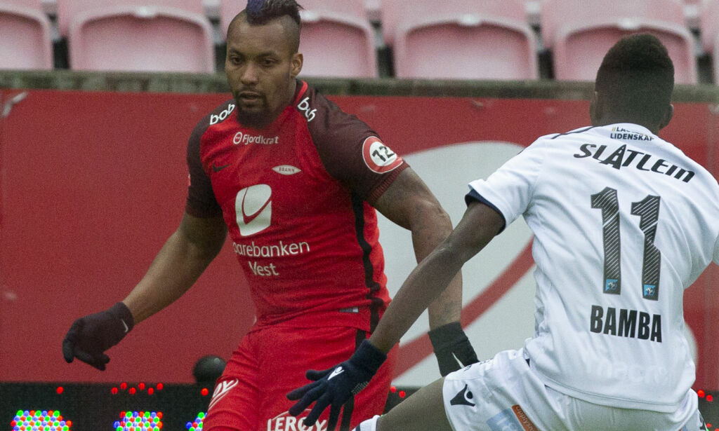 Acosta berget seieren sju minutter på overtid