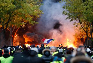 «Paris er som en krigssone»: - Demonstranter stjal automatgevær fra politiet