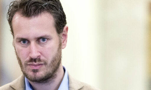 Trekker seg fra alle verv