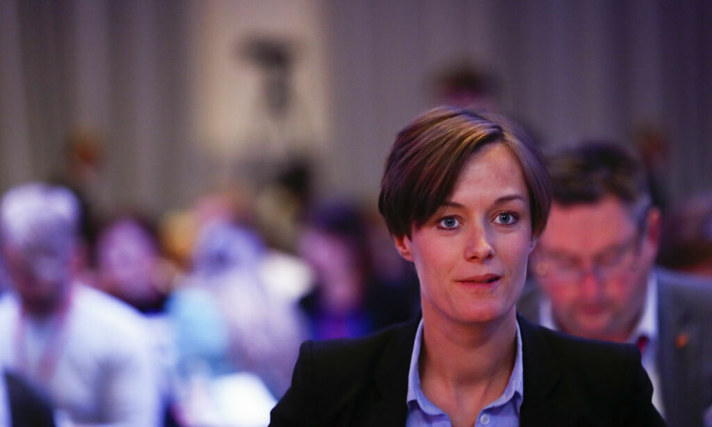 Raser mot Ernas kvinnepolitikk: - Jeg er singel, homofil, og har barn med en venn