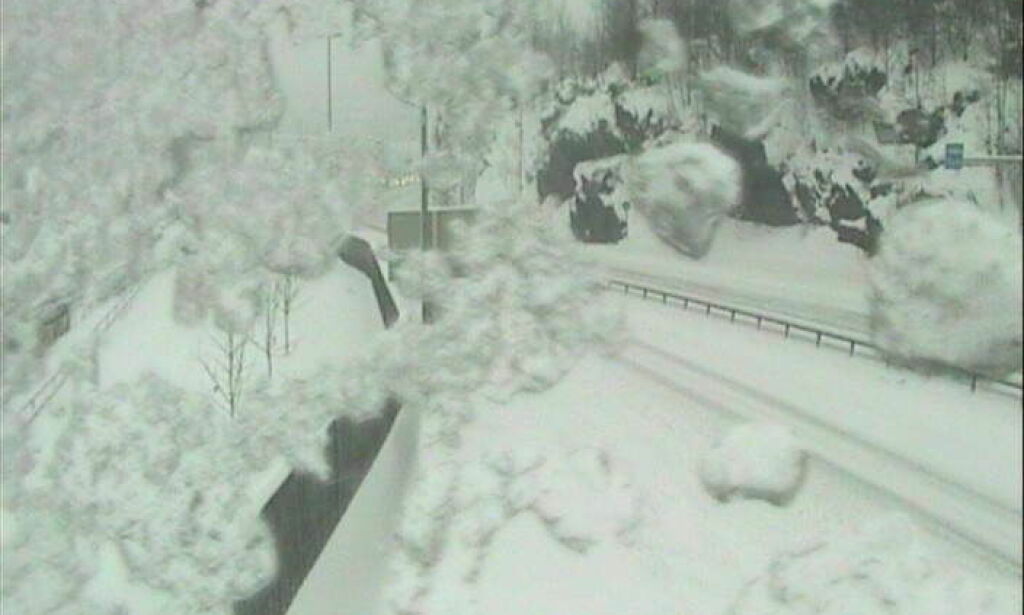 Snøvær og kuling har startet angrepet mot Sørlandet