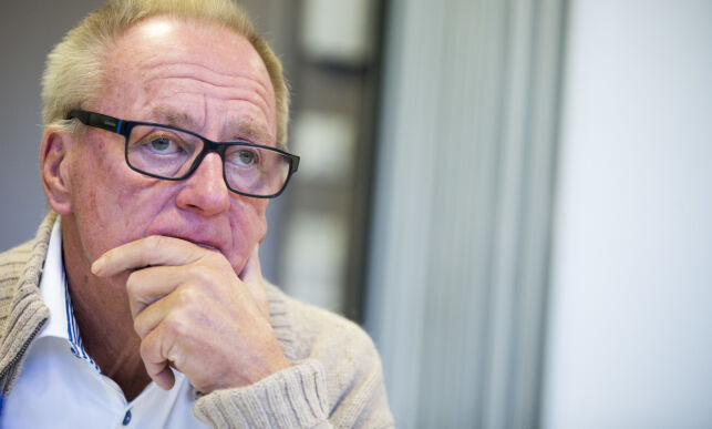 Oslo 20131202.
Møte i Kringkastingsrådet mandag hvor den såkalte "korssmykke-saken" ble behandlet. Knut Haavik lytter under debatten.
Foto: Erlend Aas / NTB scanpix
