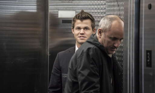 - Magnus har tatt av silkehanskene